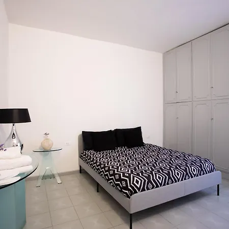 Sant'orsola Apartment *